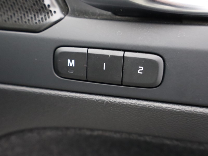 2023 (73) VOLVO XC40 2.0 B3P Ultimate Dark 5dr Auto 4906756