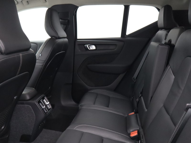 2023 (73) VOLVO XC40 2.0 B3P Ultimate Dark 5dr Auto 4906751