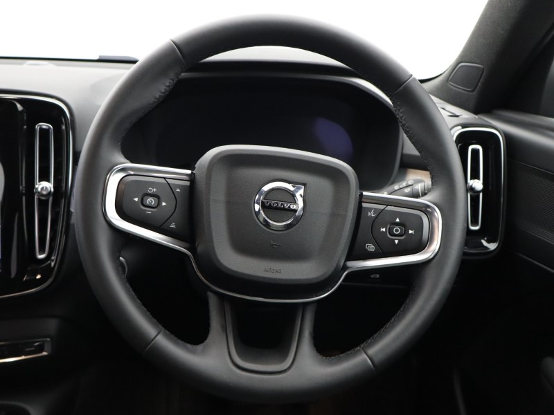 2024 (74) VOLVO XC40 2.0 B3P Core 5dr Auto 4890135