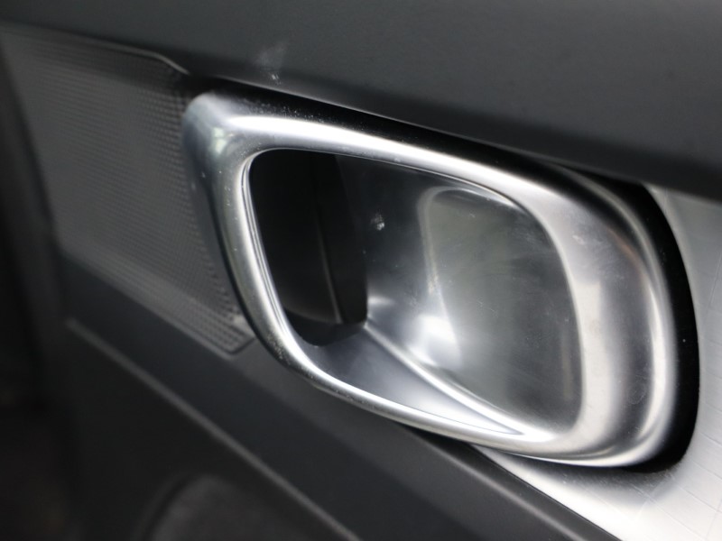 2024 (74) VOLVO XC40 2.0 B3P Core 5dr Auto 4890120