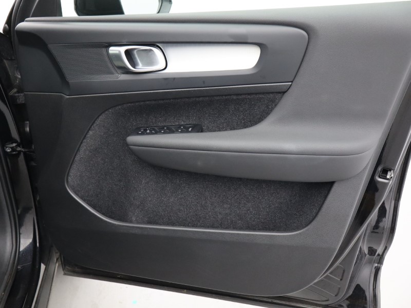 2024 (74) VOLVO XC40 2.0 B3P Core 5dr Auto 4890118