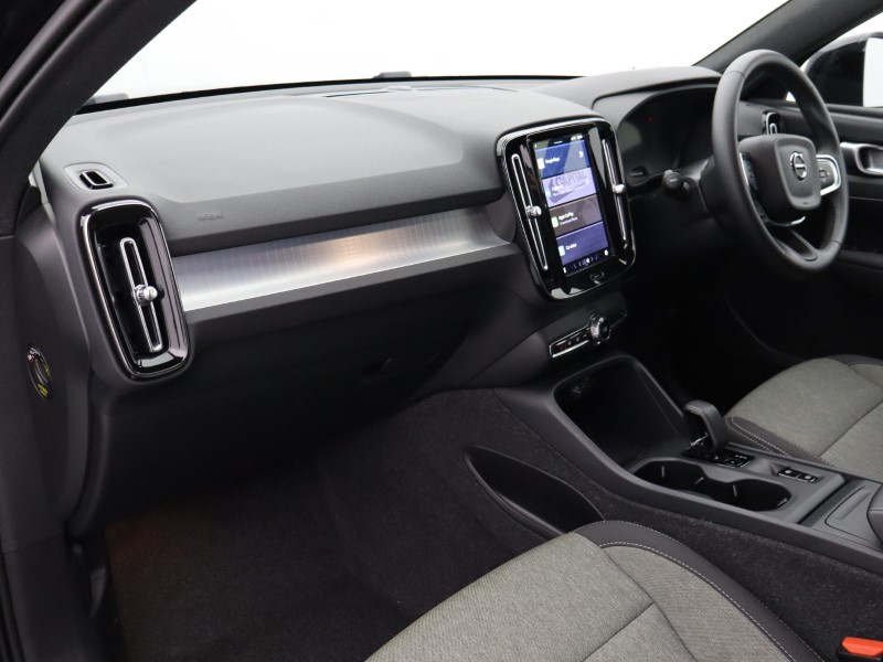 2024 (74) VOLVO XC40 2.0 B3P Core 5dr Auto 4890127