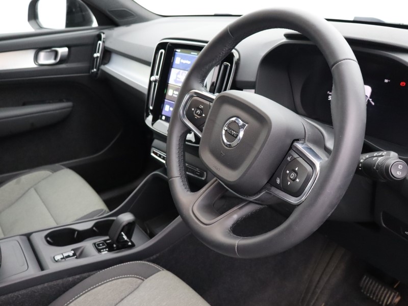 2024 (74) VOLVO XC40 2.0 B3P Core 5dr Auto 4890125
