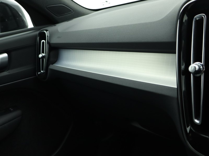 2024 (74) VOLVO XC40 2.0 B3P Core 5dr Auto 4890147