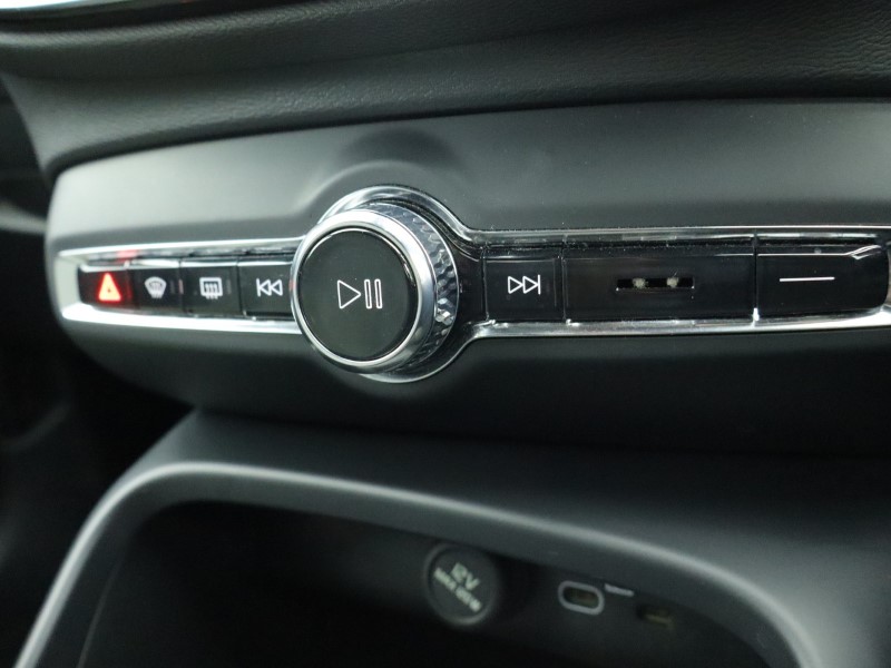 2024 (74) VOLVO XC40 2.0 B3P Core 5dr Auto 4890141