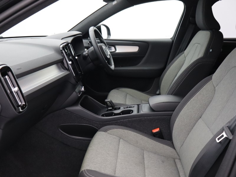 2024 (74) VOLVO XC40 2.0 B3P Core 5dr Auto 4890114