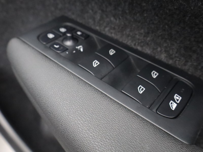 2024 (74) VOLVO XC40 2.0 B3P Core 5dr Auto 4890119