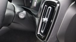 2024 (74) VOLVO XC40 2.0 B3P Core 5dr Auto 4890121