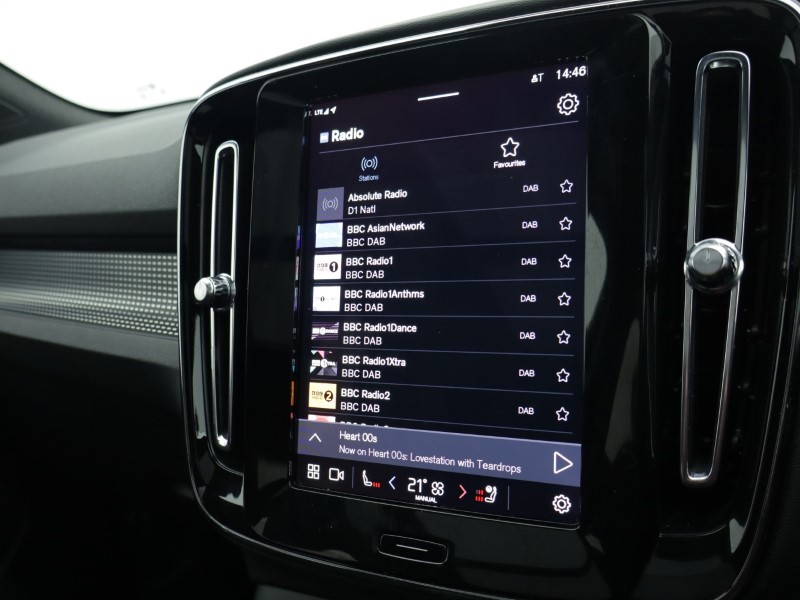 2023 (73) VOLVO XC40 2.0 B4P Ultimate Dark 5dr Auto 4933035