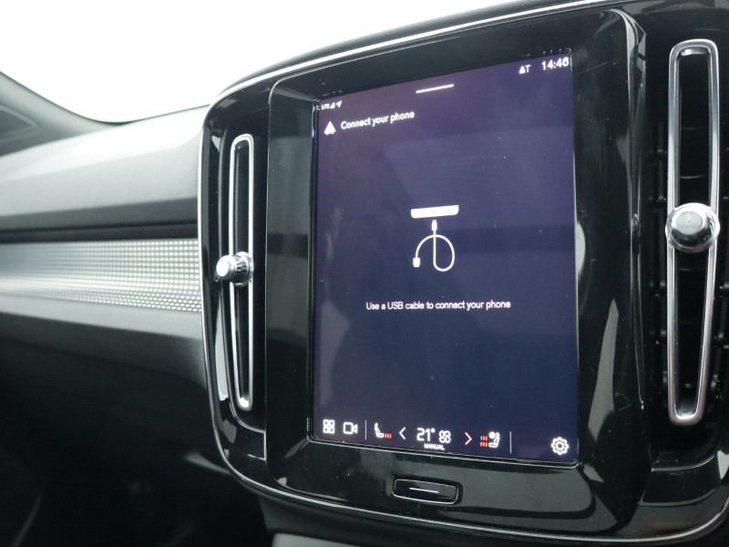 2023 (73) VOLVO XC40 2.0 B4P Ultimate Dark 5dr Auto 4933037