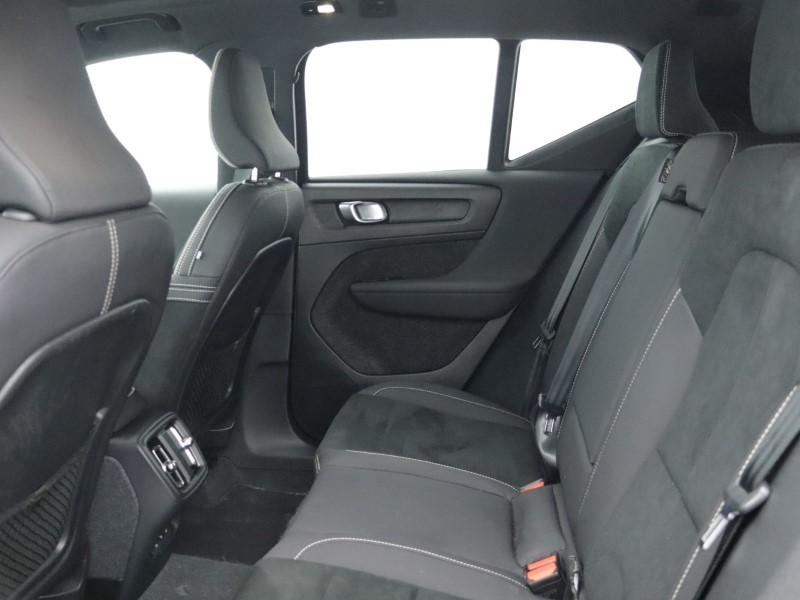 2023 (73) VOLVO XC40 2.0 B4P Ultimate Dark 5dr Auto 4933010