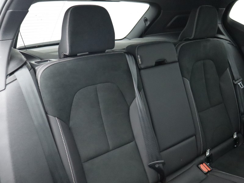 2023 (73) VOLVO XC40 2.0 B4P Ultimate Dark 5dr Auto 4933023