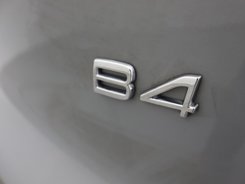 2023 (73) VOLVO XC40 2.0 B4P Ultimate Dark 5dr Auto 4933003