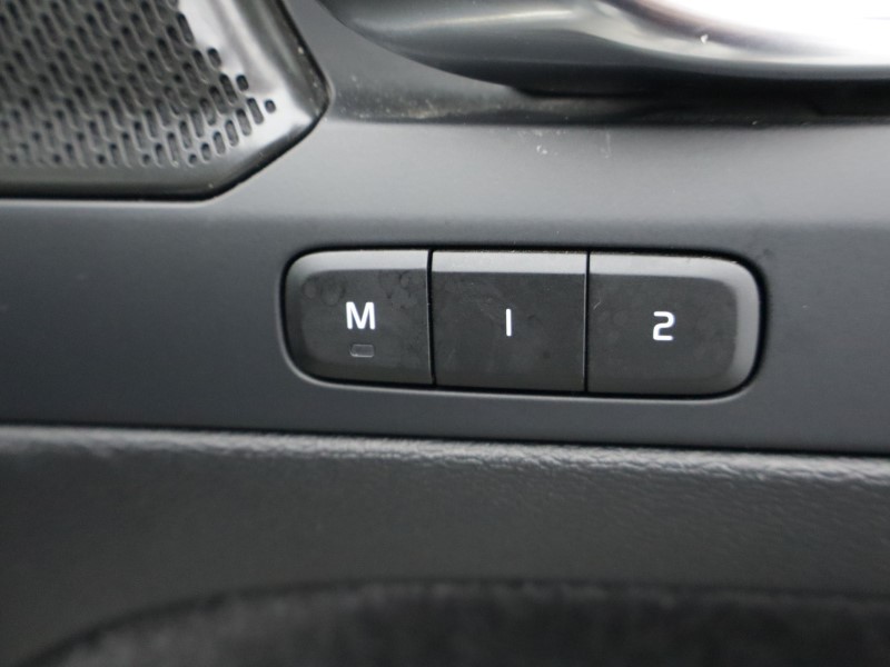 2023 (73) VOLVO XC40 2.0 B4P Ultimate Dark 5dr Auto 4933015