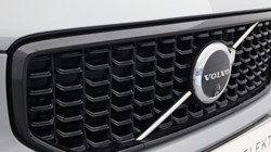 2023 (73) VOLVO XC40 2.0 B4P Ultimate Dark 5dr Auto 4932997