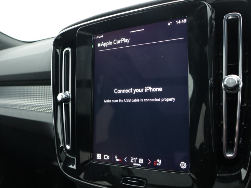 2023 (73) VOLVO XC40 2.0 B4P Ultimate Dark 5dr Auto 4933036