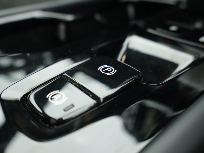 2023 (73) VOLVO XC40 2.0 B4P Ultimate Dark 5dr Auto 4933041