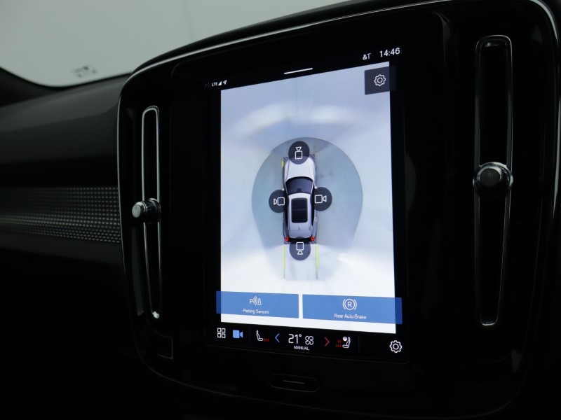 2023 (73) VOLVO XC40 2.0 B4P Ultimate Dark 5dr Auto 4933034