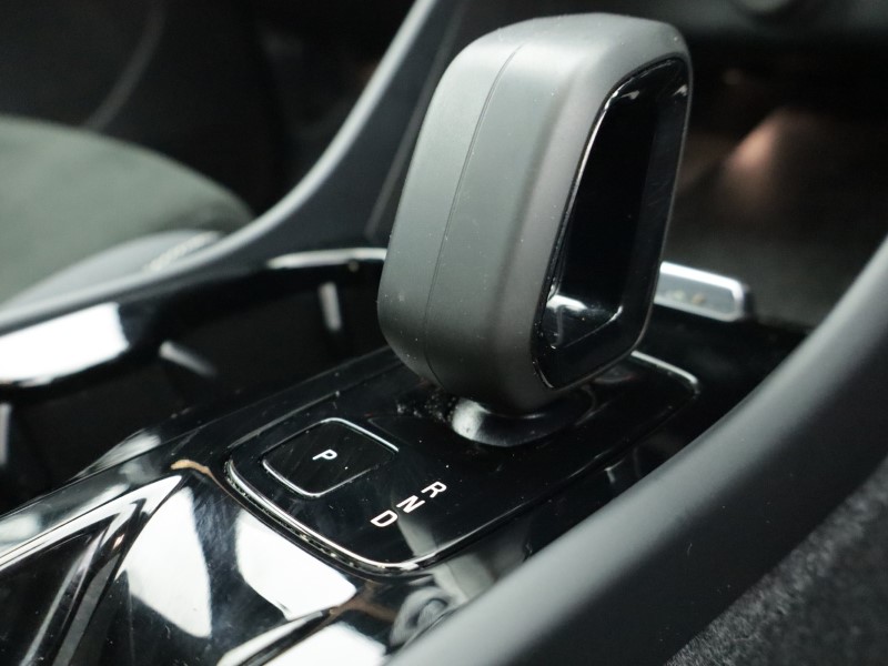 2023 (73) VOLVO XC40 2.0 B4P Ultimate Dark 5dr Auto 4933040