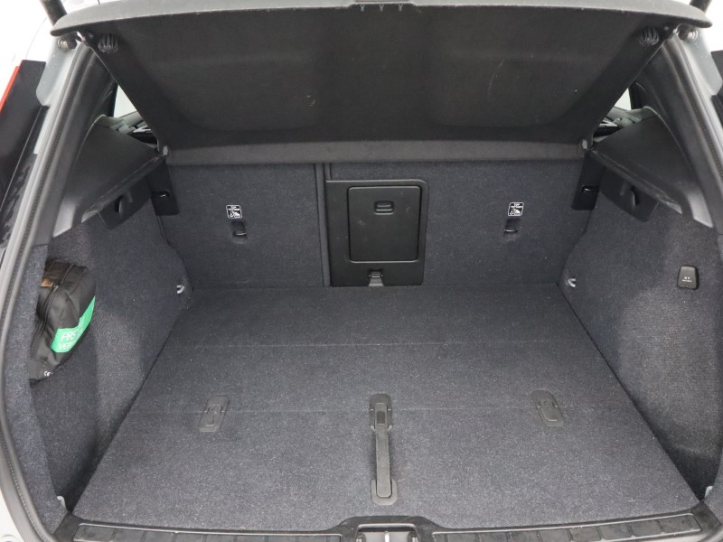 2023 (73) VOLVO XC40 2.0 B4P Ultimate Dark 5dr Auto 4933004