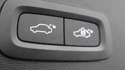 2023 (73) VOLVO XC40 2.0 B4P Ultimate Dark 5dr Auto 4933005