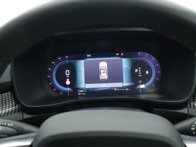 2023 (73) VOLVO XC40 2.0 B4P Ultimate Dark 5dr Auto 4933031