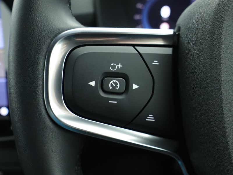 2024 (74) VOLVO XC40 2.0 B3P Core 5dr Auto 4916350