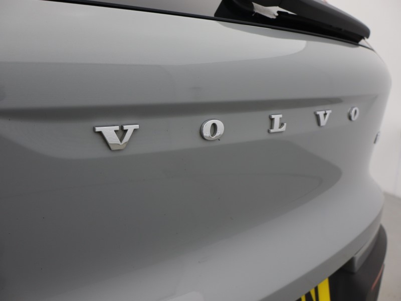 2024 (74) VOLVO XC40 2.0 B3P Core 5dr Auto 4916325