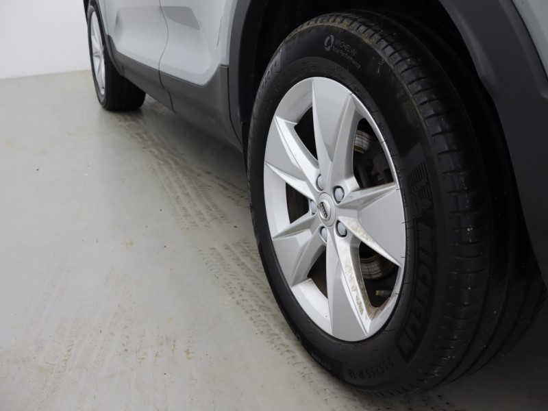 2024 (74) VOLVO XC40 2.0 B3P Core 5dr Auto 4916332