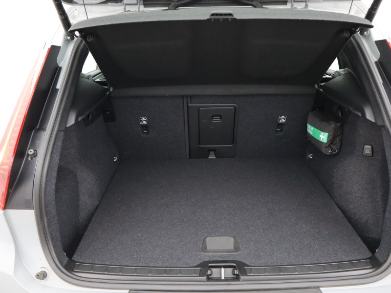 2024 (74) VOLVO XC40 2.0 B3P Core 5dr Auto 4916327