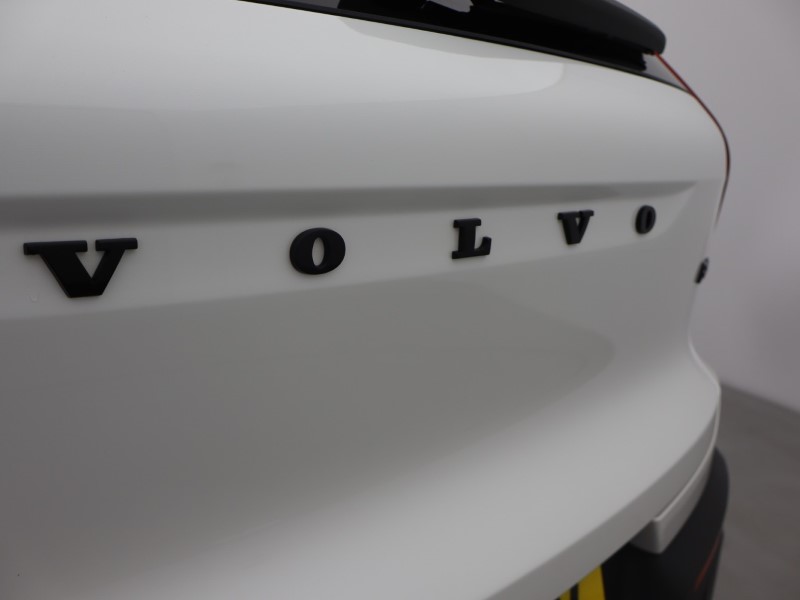 2025 (75) VOLVO XC40 2.0 B3P Plus Black Edition 5dr Auto 5635845