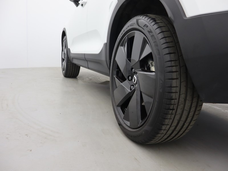 2025 (75) VOLVO XC40 2.0 B3P Plus Black Edition 5dr Auto 5635852
