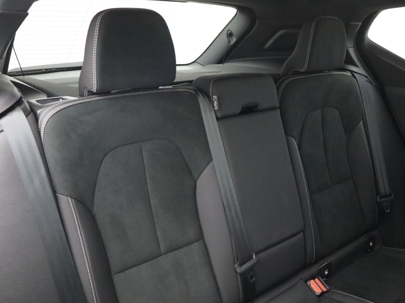 2025 (75) VOLVO XC40 2.0 B3P Plus Black Edition 5dr Auto 5635871