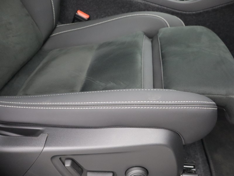 2025 (75) VOLVO XC40 2.0 B3P Plus Black Edition 5dr Auto 5635863
