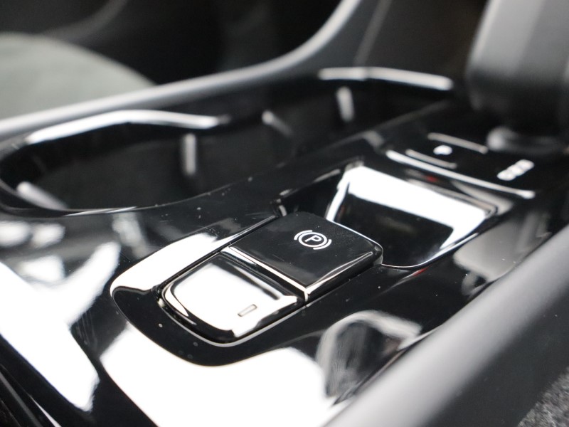 2025 (75) VOLVO XC40 2.0 B3P Plus Black Edition 5dr Auto 5635887