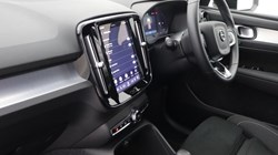 2025 (75) VOLVO XC40 2.0 B3P Plus Black Edition 5dr Auto 5635867