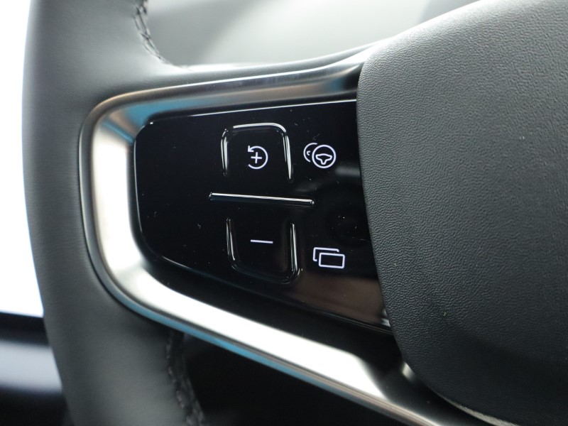 2025 (75) VOLVO EX30 200kW SM Extended Range Plus 69kWh 5dr Auto 4929312