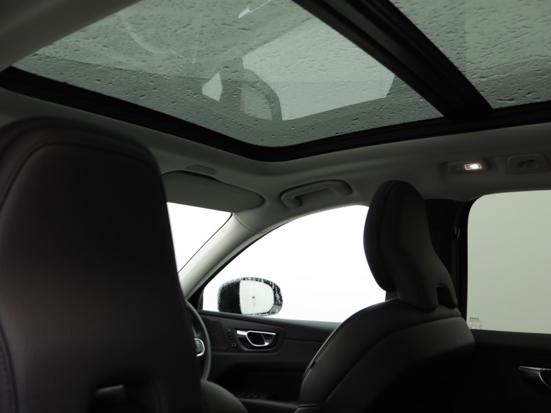 2024 (24) VOLVO XC60 2.0 T6 [350] RC PHEV Plus Dark 5dr AWD Geartronic 4931817