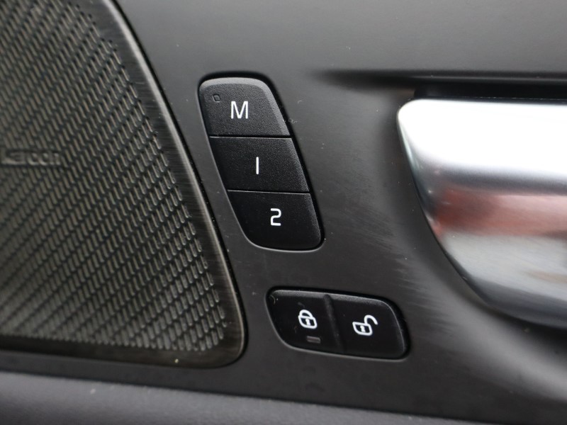 2024 (24) VOLVO XC60 2.0 T6 [350] RC PHEV Plus Dark 5dr AWD Geartronic 4931810