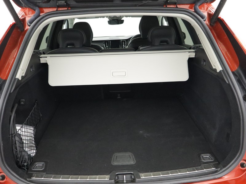 2024 (24) VOLVO XC60 2.0 T6 [350] RC PHEV Plus Dark 5dr AWD Geartronic 4931799