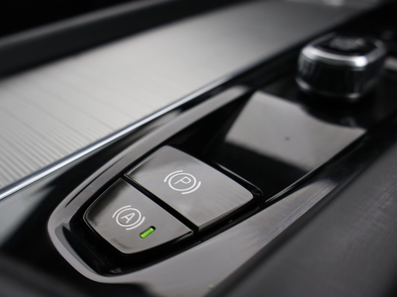 2024 (24) VOLVO XC60 2.0 T6 [350] RC PHEV Plus Dark 5dr AWD Geartronic 4931838