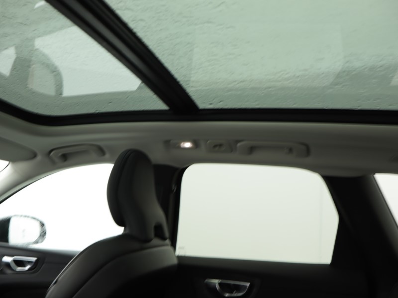 2024 (24) VOLVO XC60 2.0 T6 [350] RC PHEV Plus Dark 5dr AWD Geartronic 4931816