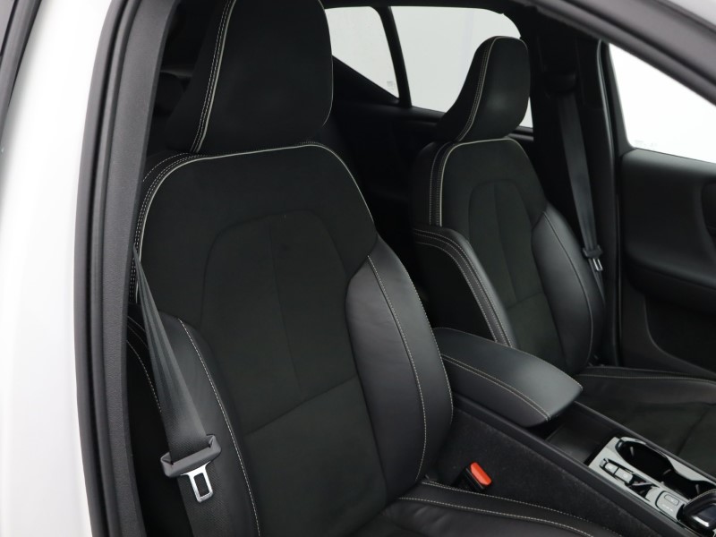 2021 (71) VOLVO XC40 1.5 T5 Recharge PHEV R DESIGN Pro 5dr Auto 4928112