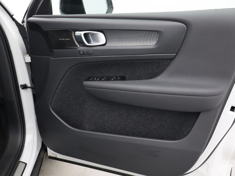 2021 (71) VOLVO XC40 1.5 T5 Recharge PHEV R DESIGN Pro 5dr Auto 4928104