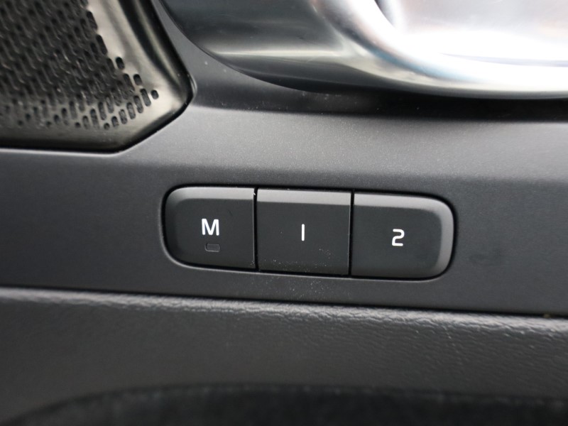 2021 (71) VOLVO XC40 1.5 T5 Recharge PHEV R DESIGN Pro 5dr Auto 4928108