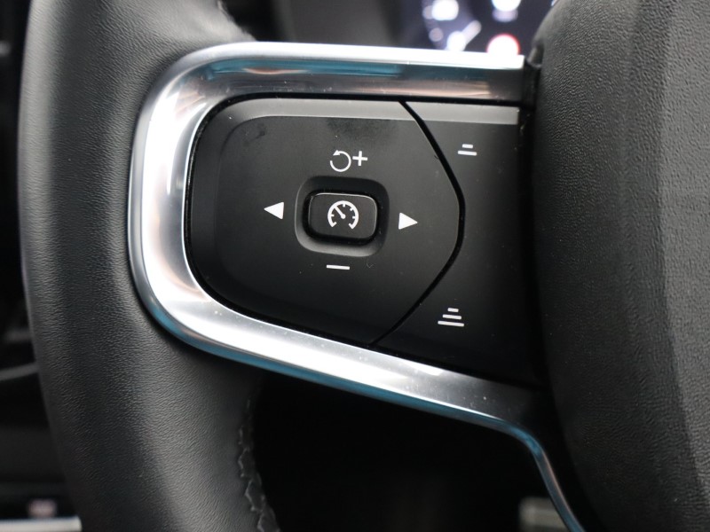 2021 (71) VOLVO XC40 1.5 T5 Recharge PHEV R DESIGN Pro 5dr Auto 4928125