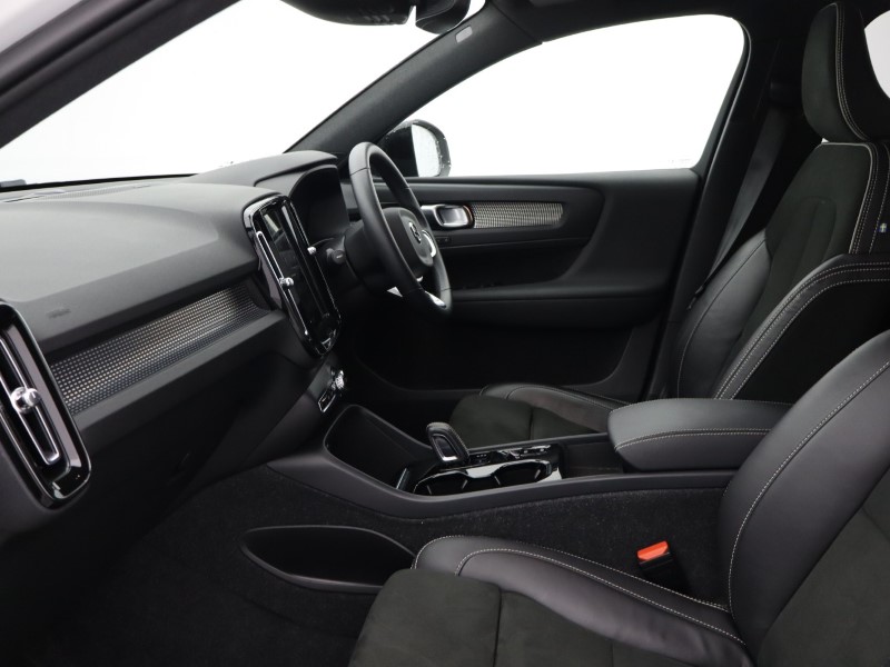 2021 (71) VOLVO XC40 1.5 T5 Recharge PHEV R DESIGN Pro 5dr Auto 4928101