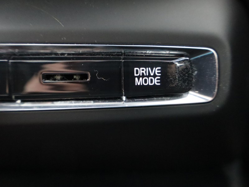 2021 (71) VOLVO XC40 1.5 T5 Recharge PHEV R DESIGN Pro 5dr Auto 4928135