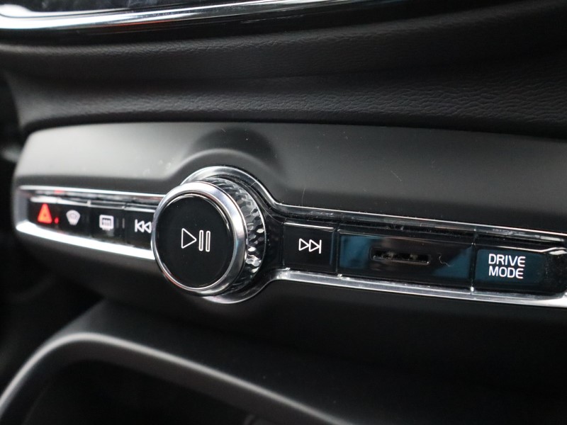 2021 (71) VOLVO XC40 1.5 T5 Recharge PHEV R DESIGN Pro 5dr Auto 4928133