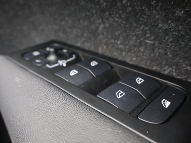 2021 (71) VOLVO XC40 1.5 T5 Recharge PHEV R DESIGN Pro 5dr Auto 4928106